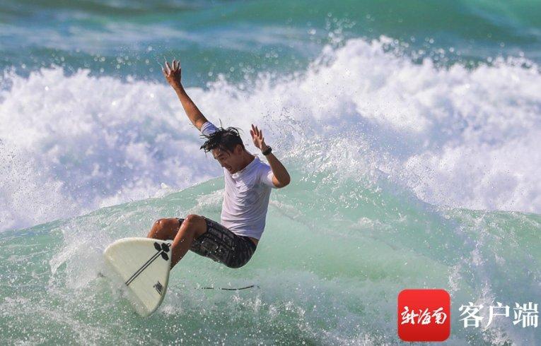 美国联邦陪审团裁定特朗普就其诽谤案向作家卡罗尔赔偿8330万美元
